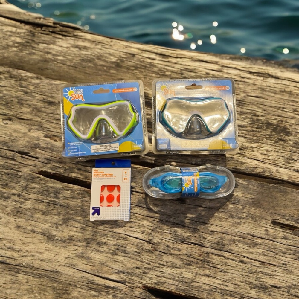 Lot of 4 Child/Youth & Kids‎ Swim Masks-Goggles and Ear Plugs NEW